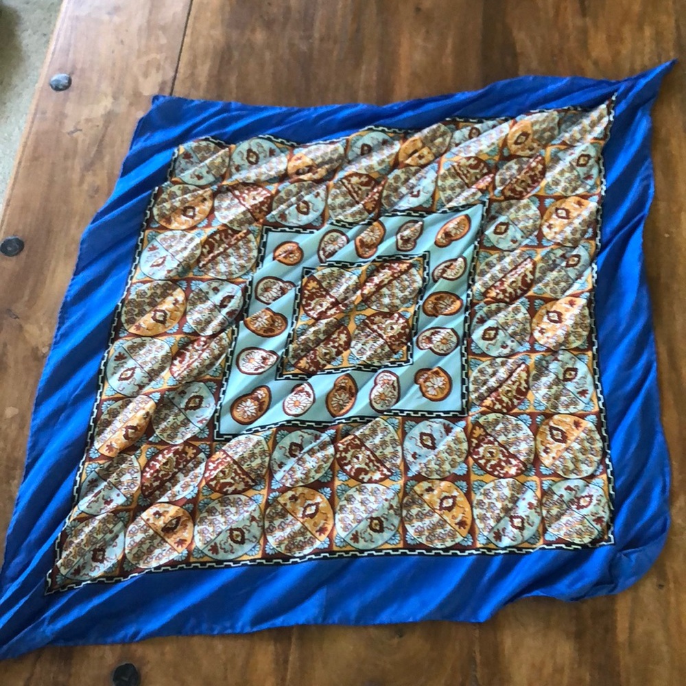 3/$20 True vintage scarf